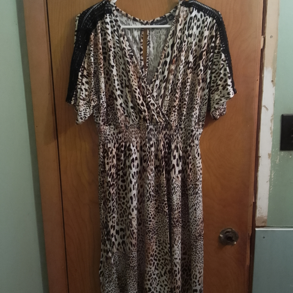 Versona Animal Print Midi Elastic Waist Dress with Black‎ and Brown Accents